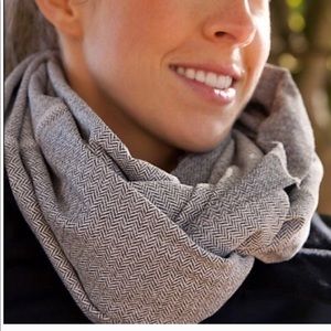 Lululemon vinyasa scarf